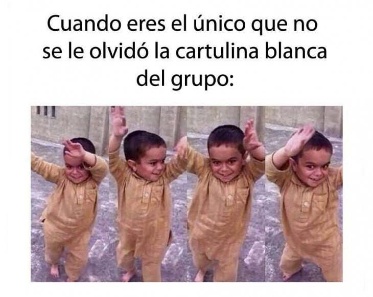 meme de cuando no eres el único que olvida la cartulina