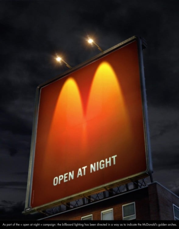 carteles creativos publicidad McDonalds abierto de noche