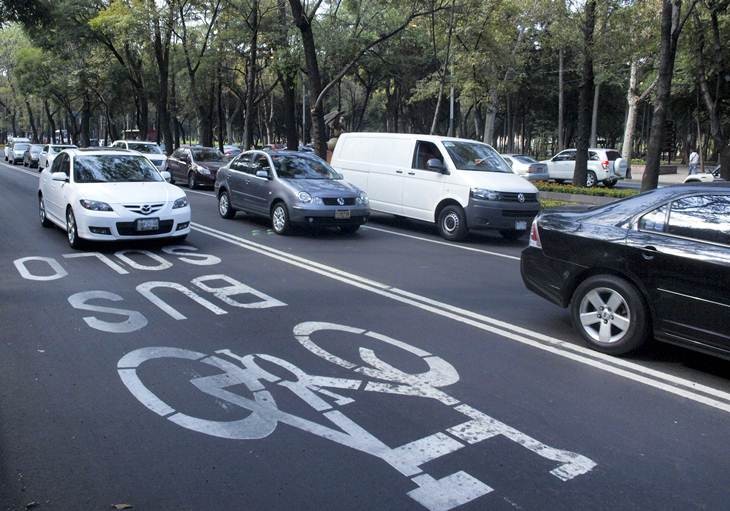 invasión de carril 