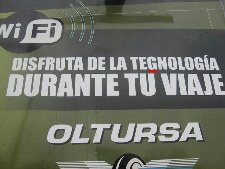 cartel mal escrito tecnologia