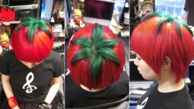 mujer con el cabello en forma de tomate 