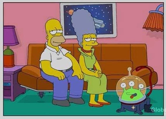 simpson Junto a una mascota Marciana