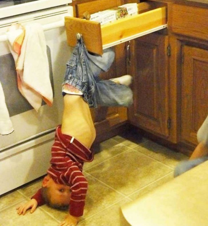 niños atorado con el cajon