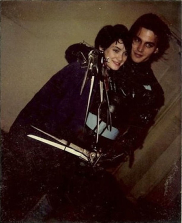 jhonny deeop y winona ryder en el hombre manos de tijeras