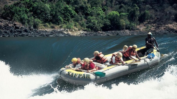 Rafting extremo en el río Zambeze 