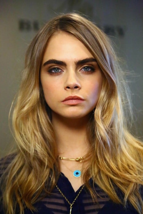 Cara Delevingne con cejas 