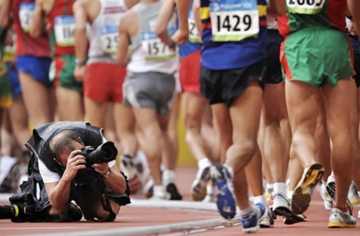 Fotógrafo en medio de una caminata