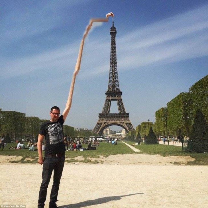 Chic con un brazo largo tocando la torre 