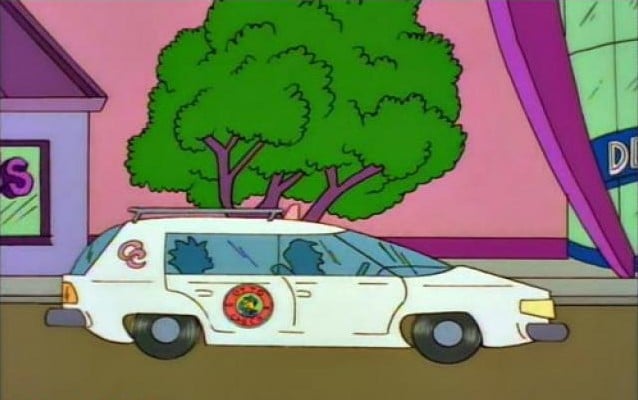 automovil dibujado como caricatura de los simpson 