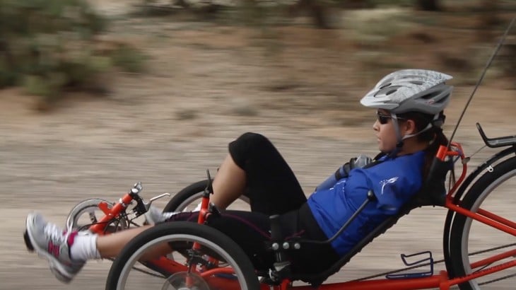 jessica cox en bicicleta