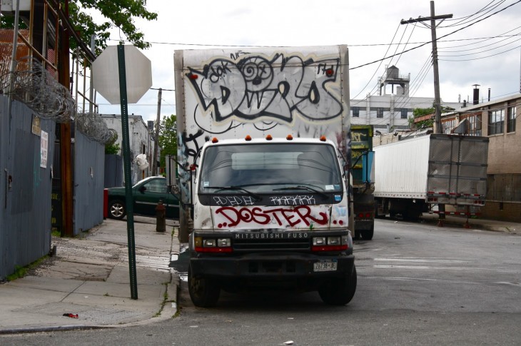 vandalizan camioneta de refrigeración