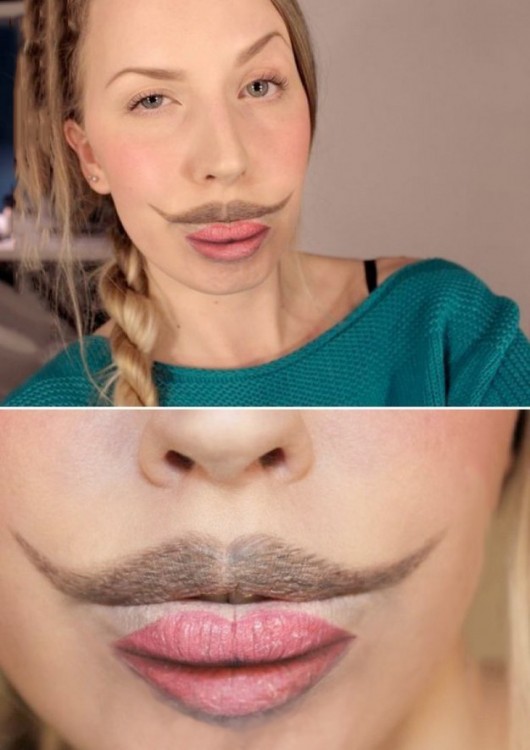 mujer con 4 labios en photoshop