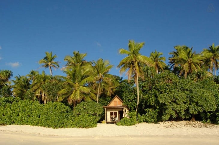 cabaña en isla tropical