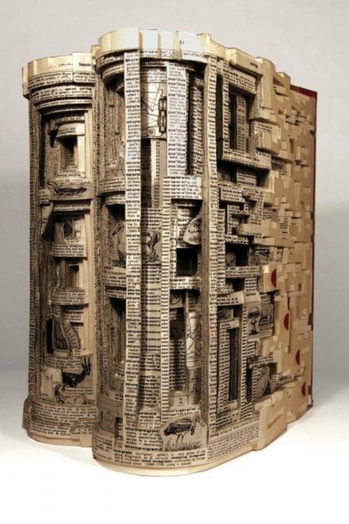 libro hecho arte con forma de edificio