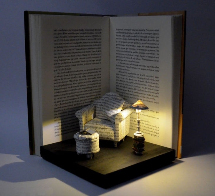 libro hecho arte con forma de living