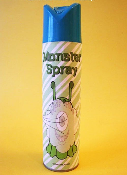 Spray anti-monstruos hecho con un aerosol aromatizante 