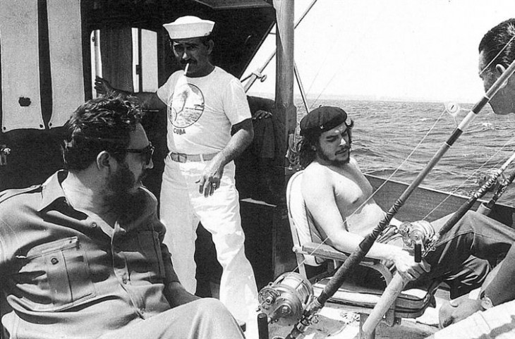 fidel y Che guevara pescando 1960