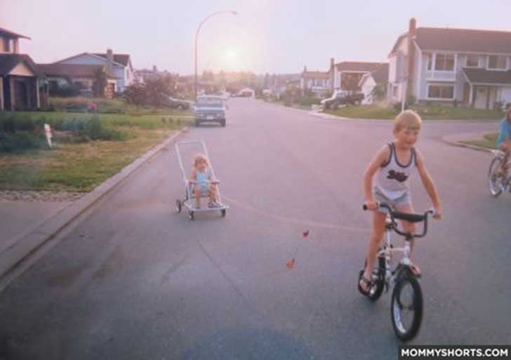 niños en bicicletas