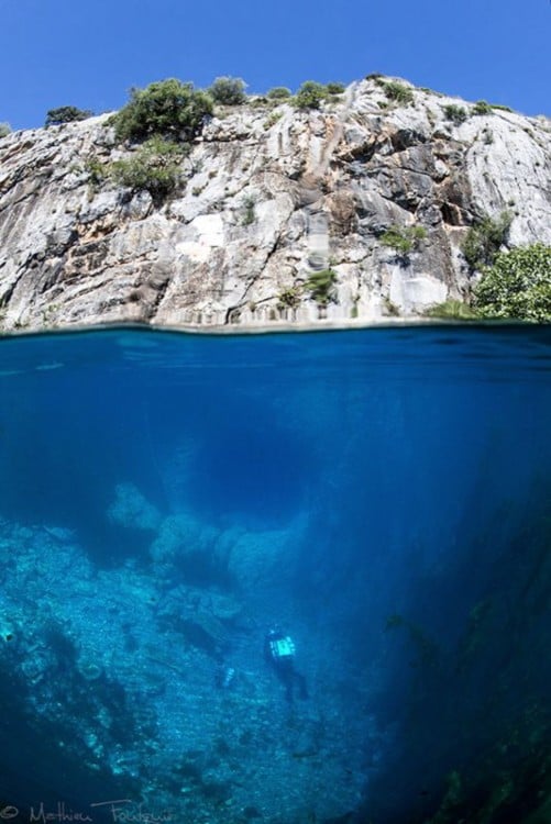 aguas cristalinas ne la costa