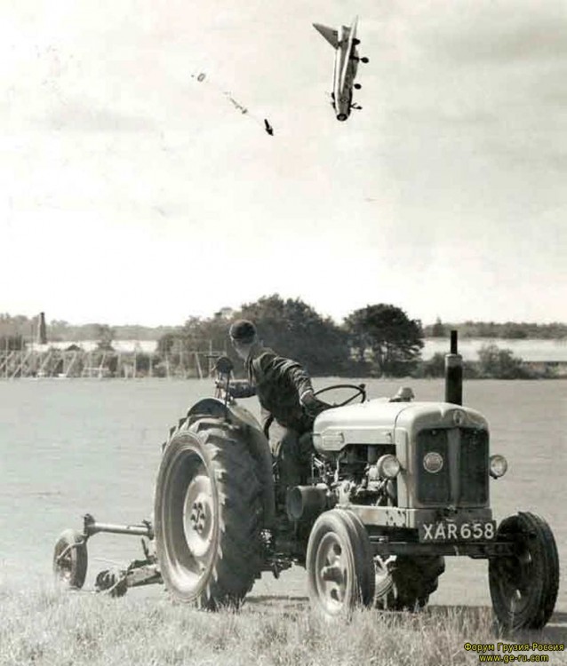 Piloto de prueba George Aird volando el English Electronic Lighting F-1