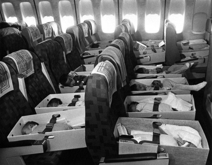 Operacion Baby Lift, llevando Huerfanos de la guerra de Viet Nam 1975