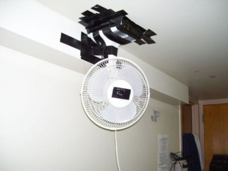 ventilador de piso pegado en el techo