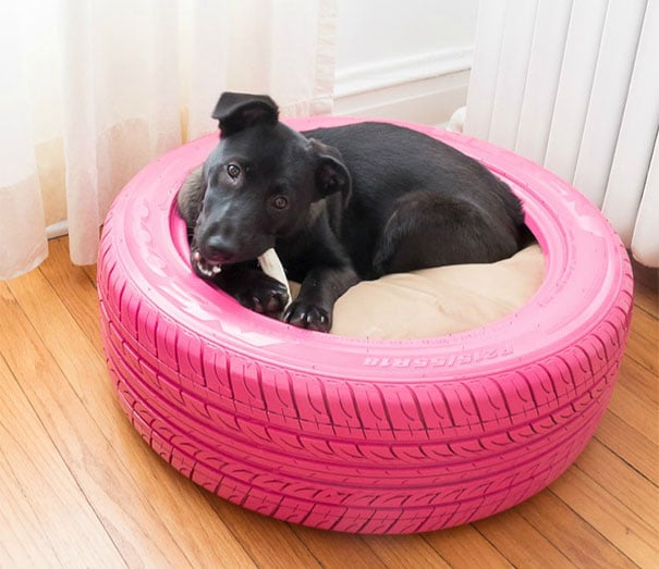 llanta cama para mascota en rosa