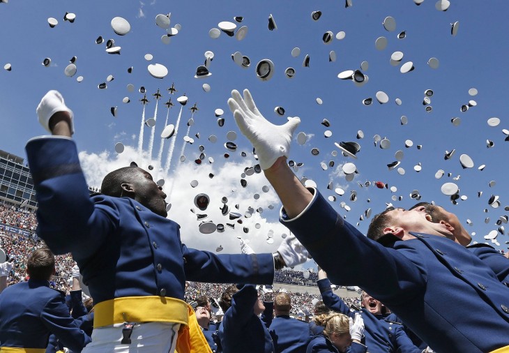 festejo de marines graduados en usa