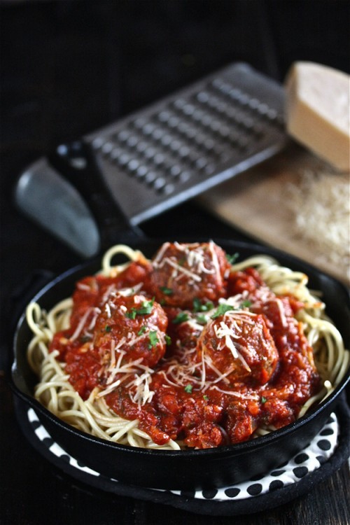 ESPAGUETTI CON ALBONDIGAS