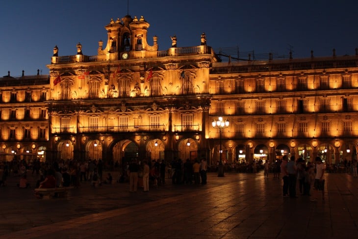 Plaza mayor de Salamanca, España por la noche 