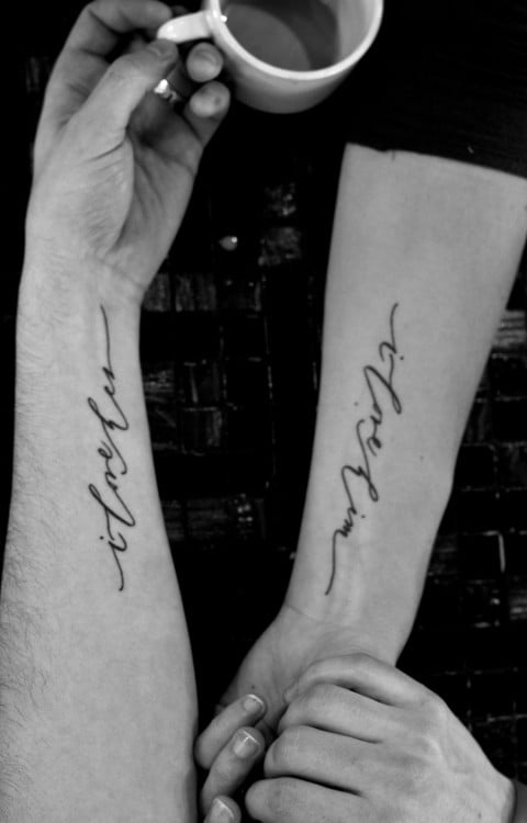 tatuje de parejas en el brazo 
