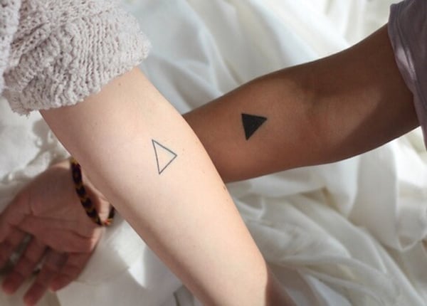 tatuaje para parejas de triangulos couple tatto