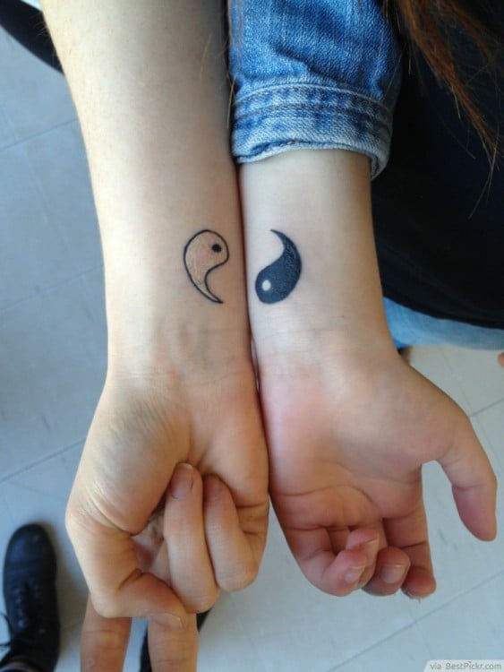 tatuaje pareja yingyang couple