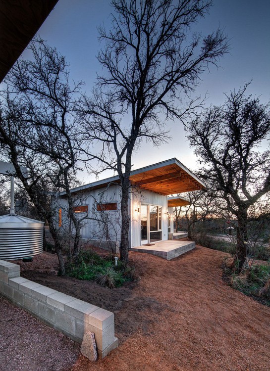 Cabañas hechas por amigos en el río llano en las afueras de Austin Texas 