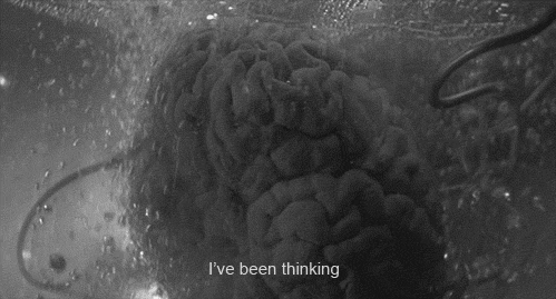 GIF de un cerebro en agua con burbujas de agua 
