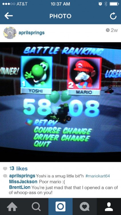 Imagen que muestra una foto de la pantalla de una persona jugando Mario Kart en Instagram 
