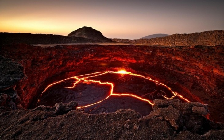 Lago de lava del volcán Erta Ale en Etiopía