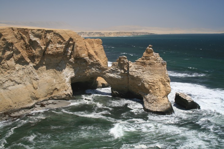 isla paracas peru