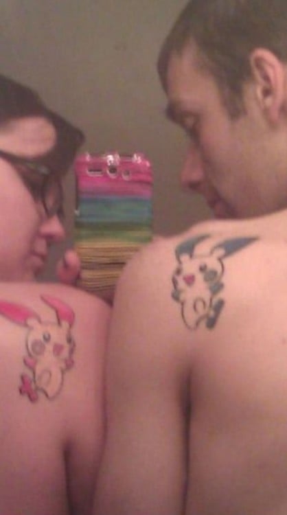 tatuajes de picachu para parejas