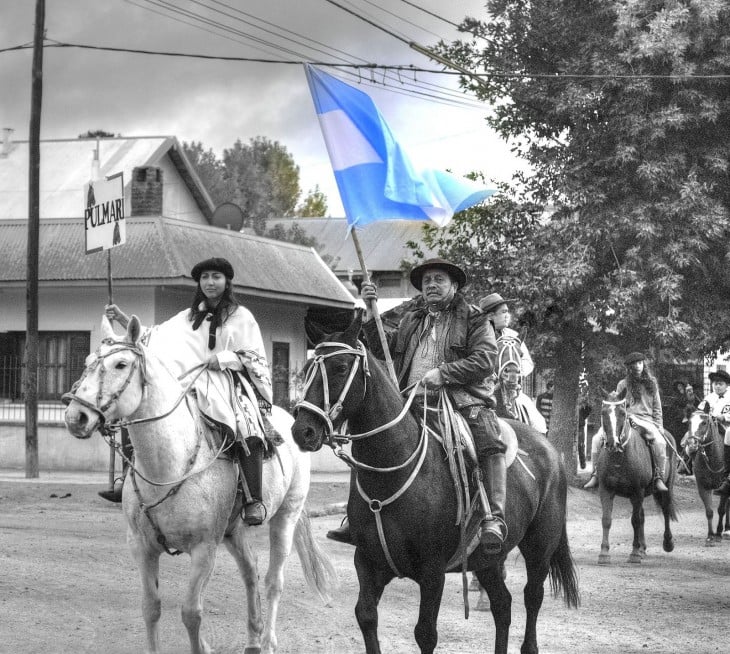 Desfile tradicional "Fiesta Nacional del Pehuen" en Alumine Neuquen, Argentina 