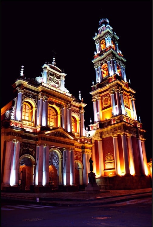 La Basílica menor y Convento de San Francisco en la Ciudad de Salta, Argentina 