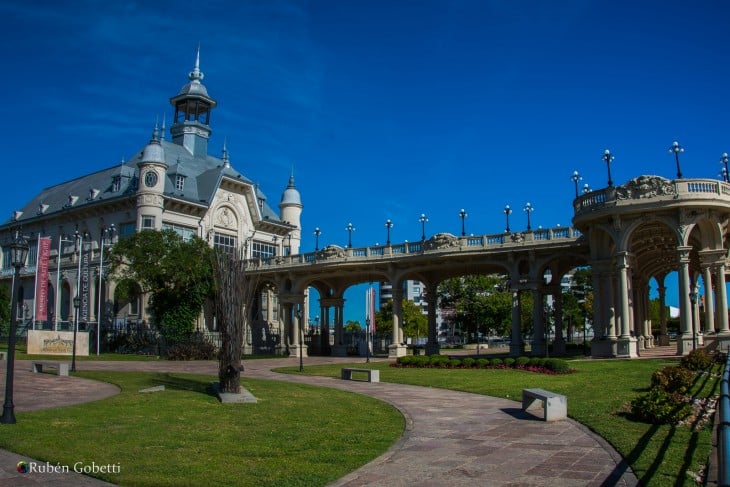 Museo de Arte de Tigre a orillas del Río Luján en Buenos Aires, Argentina