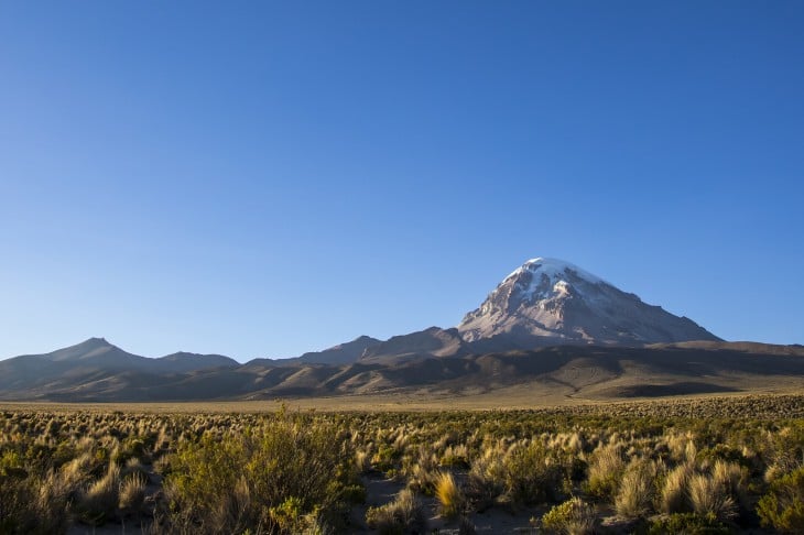 Parque Nacional Sajama en Bolivia al noroeste en la frontera con Chile