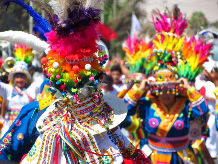 Carnaval con la fuerza del sol en Río de Janeiro, Brasil 