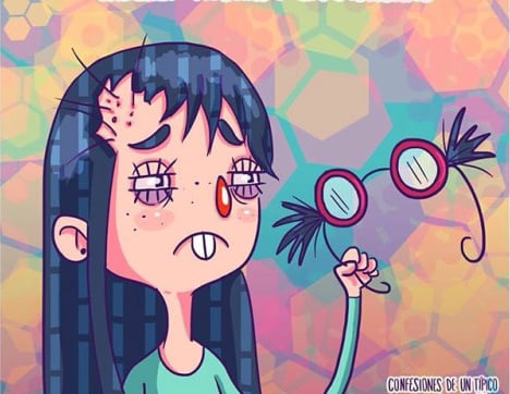 Ilustración de una muñeca con lentes en la mano con cabellos en la bisagra 