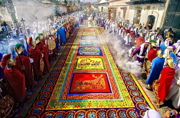 ALFOMBRAS DE ASERRIN SEMANA SANTA GUATEMALA 