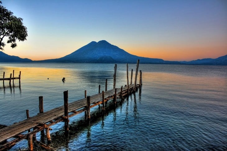 MUELLE DEL LAGO ALTITLAN