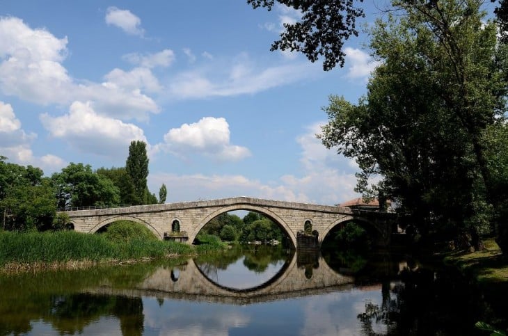Puente Kadin en Nevestino, Kuistendil, Bulgaria 