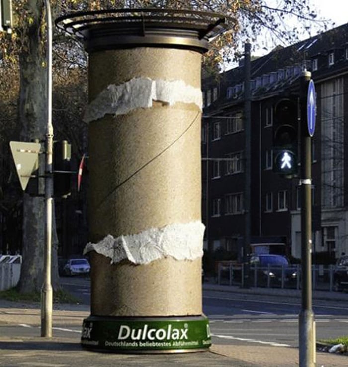 Rollo de papel higiénico gigante del producto Dulcolax 
