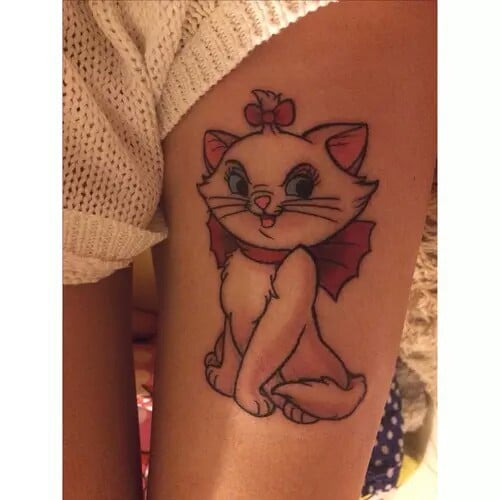 Tatuaje de la gatita Marie de la película "Los Aristogatos" 